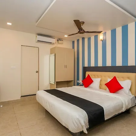 Collection O 30599 Hotel Blue Spring